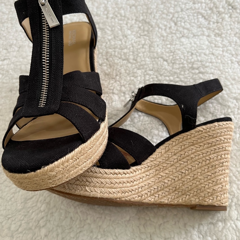 Michael Kors size 8 black - Picture 2 of 6